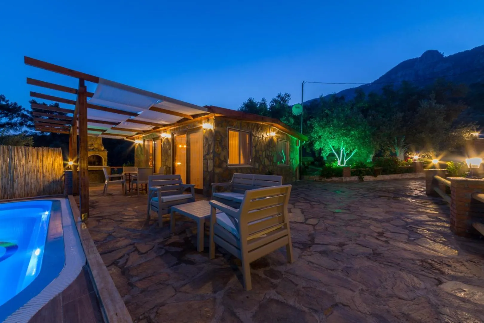 Ceren Villa Akyaka Daily Weekly Rentals Mugla